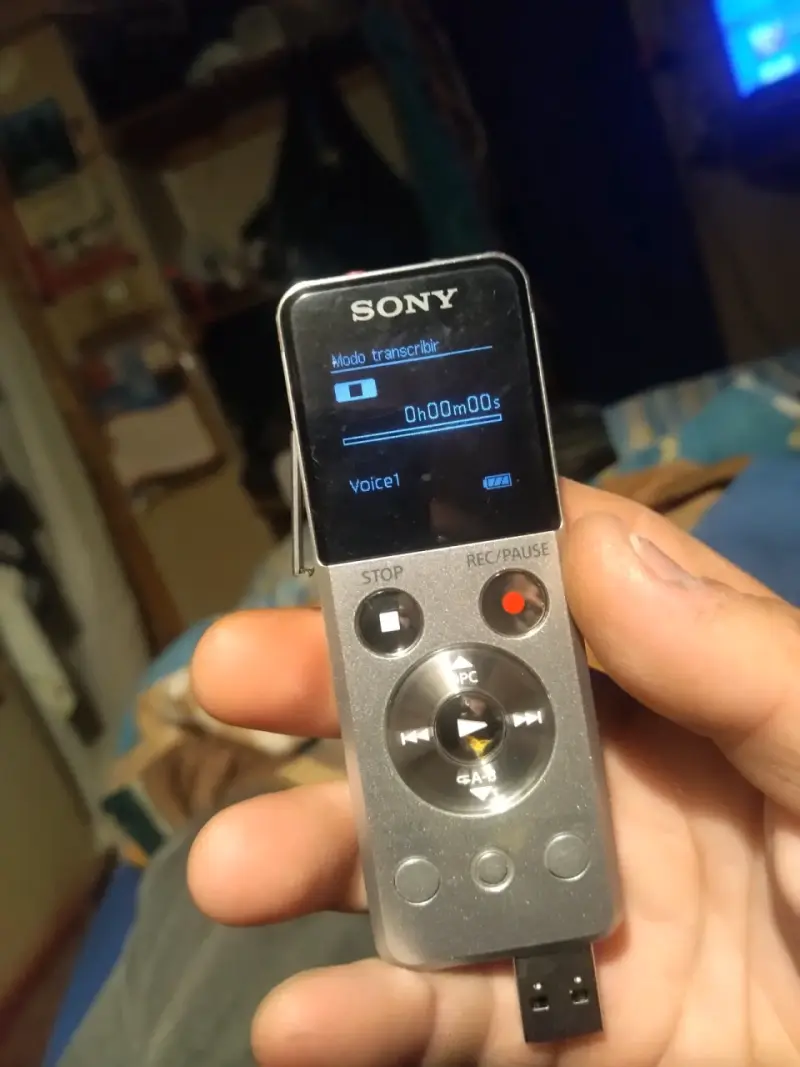 Grabadora de Voz Sony con Reproductor MP3 - 6