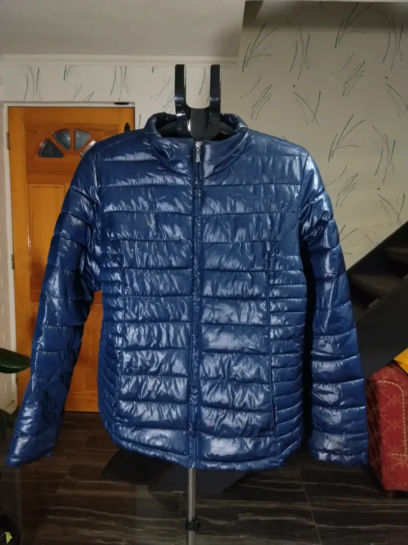 Chaqueta acolchada azul para mujer - 2