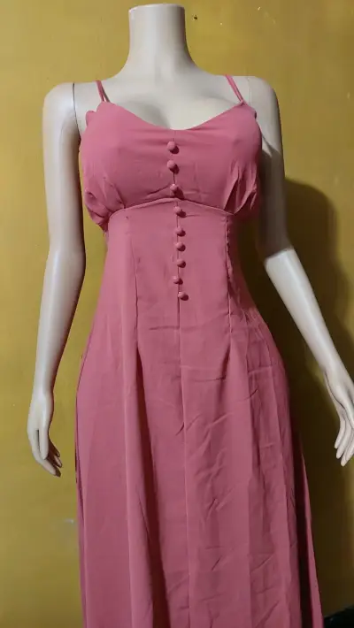 Vestido largo rosa con tirantes ajustables - miniatura 6