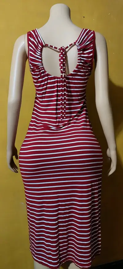 Vestido largo a rayas rojo y blanco - miniatura 4