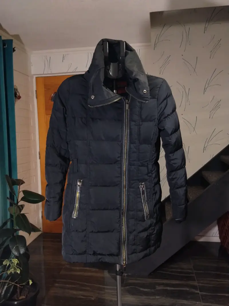 Chaqueta de abrigo negra con cierre metálico - 2