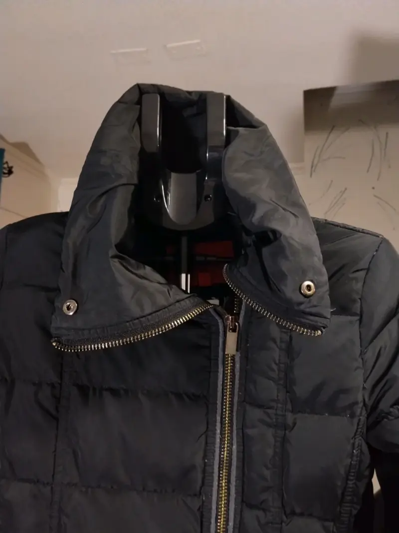 Chaqueta de abrigo negra con cierre metálico - 3