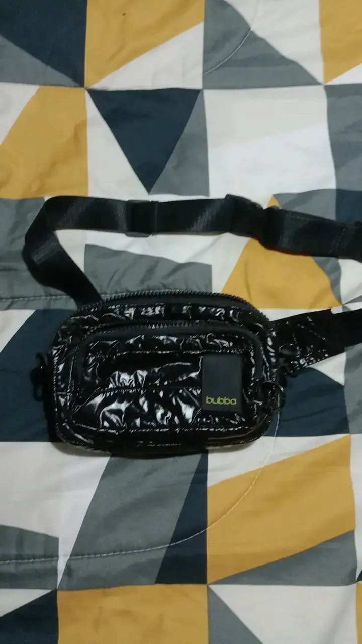 Riñonera negra Bubba con diseño acolchado