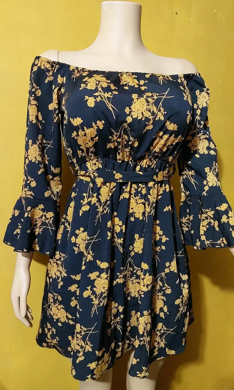 Vestido floral shein con hombros descubiertos - 4
