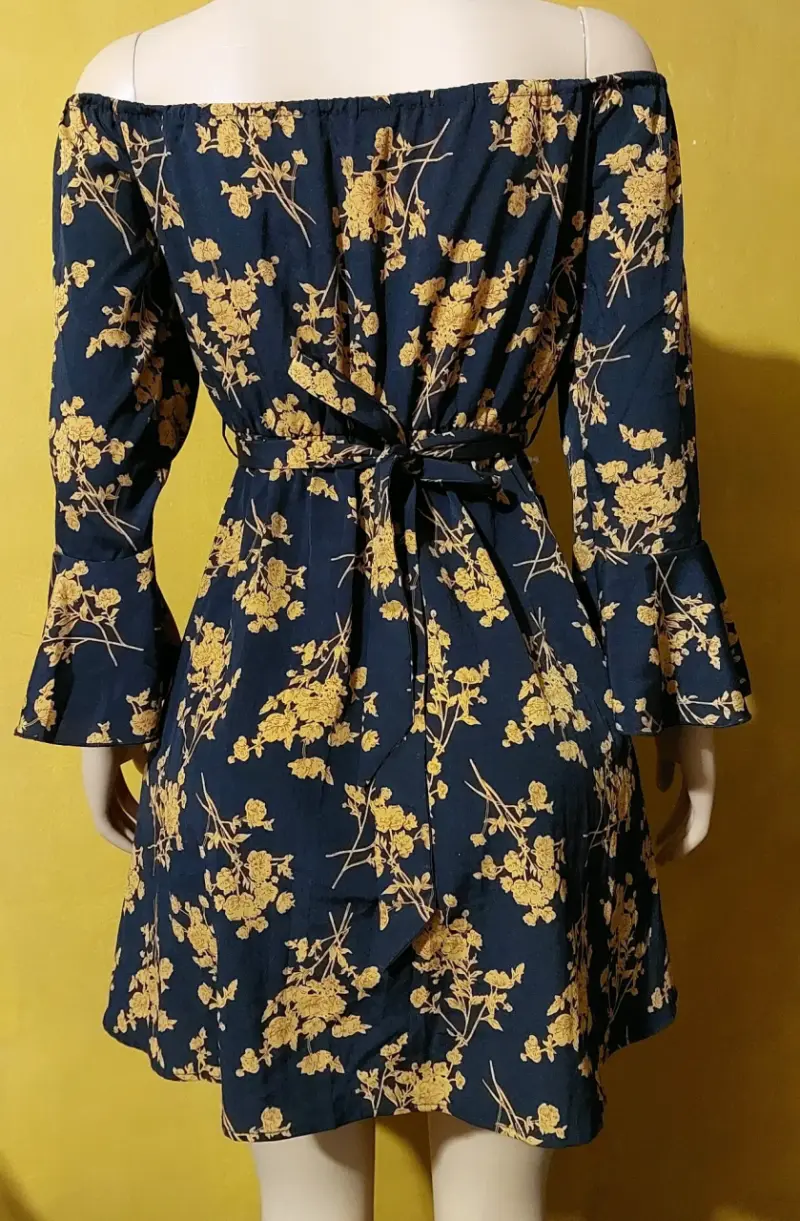 Vestido floral shein con hombros descubiertos - 5