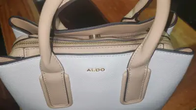 Bolso de mano Aldo beige con monedero - miniatura 4