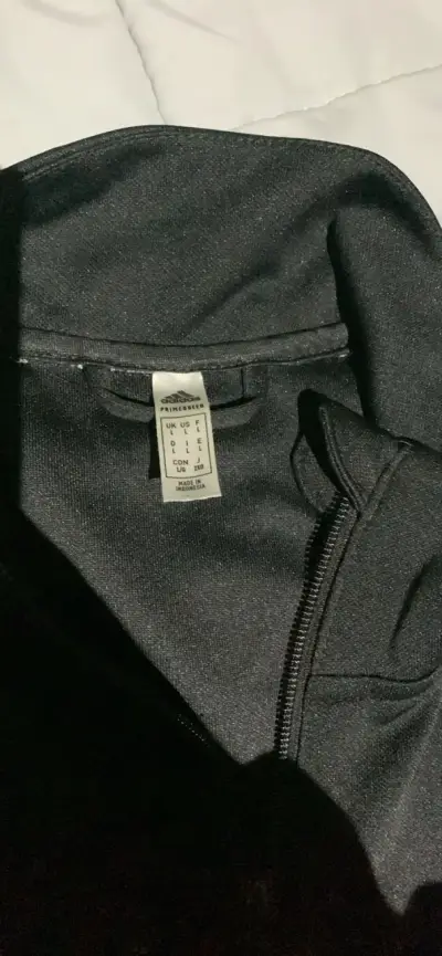 Chaqueta deportiva negra Adidas AEROREADY - miniatura 4