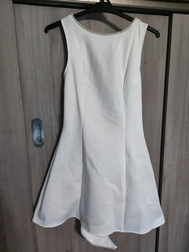 Vestido corto Novia Civil blanco con perlas y lazo - 3