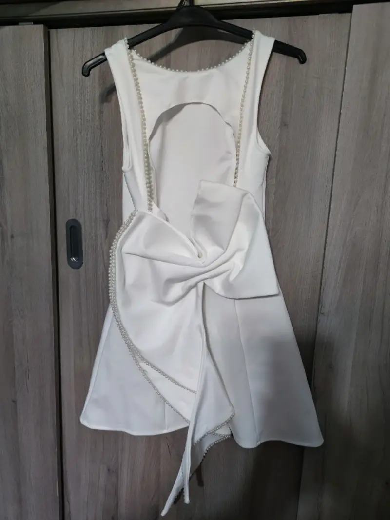 Vestido corto Novia Civil blanco con perlas y lazo - 5