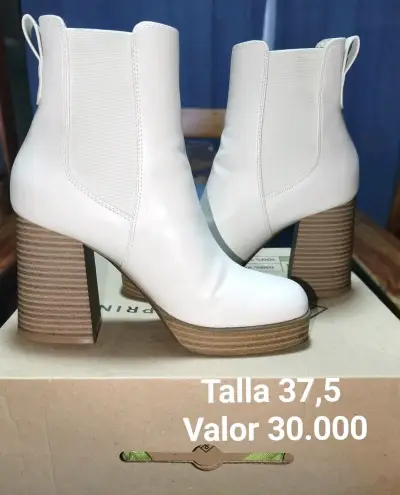 Lindos botines de mujer, precio conversable ‼️ - miniatura 2