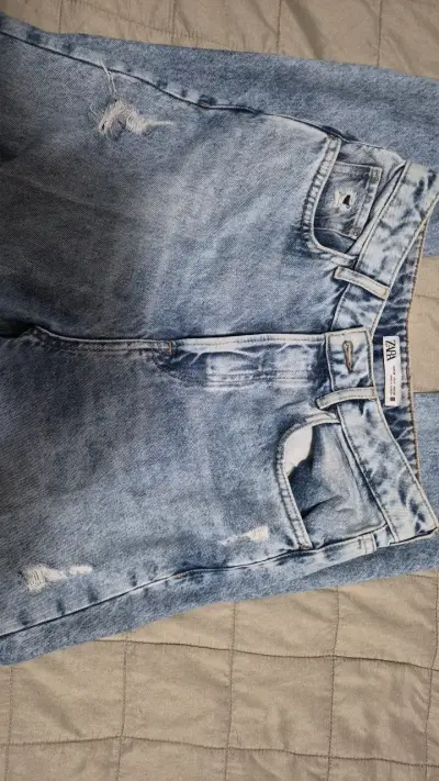 Jeans desgastados azul claro Zara talla38 - miniatura 2