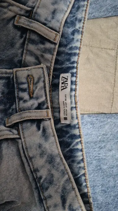 Jeans desgastados azul claro Zara talla38 - miniatura 3