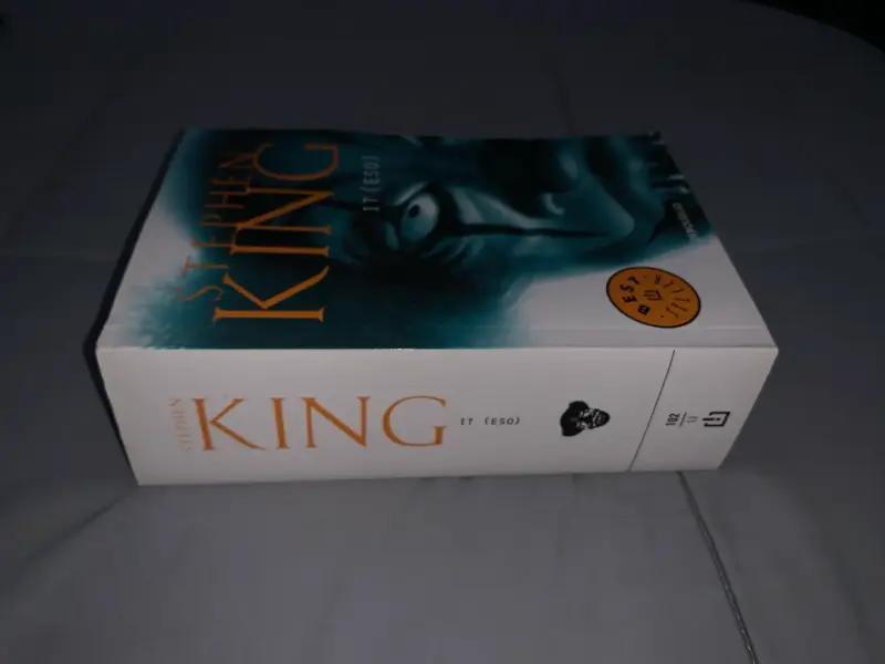 Libro 'It' de Stephen King en edición de bolsillo - 2