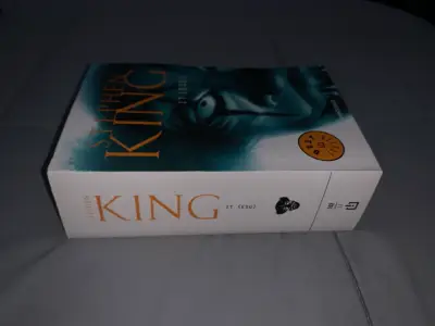 Libro 'It' de Stephen King en edición de bolsillo - miniatura 2