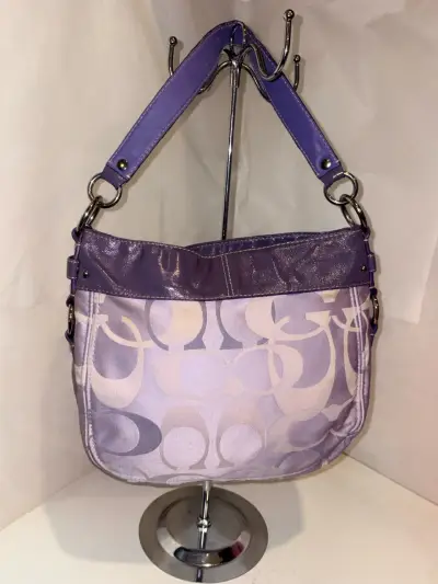 Bolso de hombro Coach morado con diseño clásico - miniatura 2
