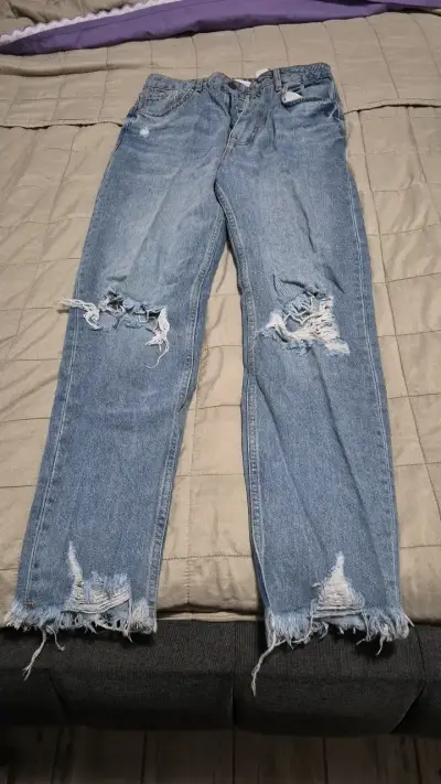 Jeans desgastados azul claro Zara para mujer - miniatura 2