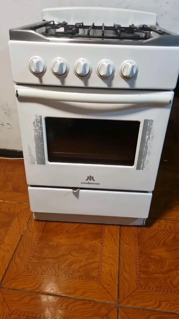 Cocina a gas Mademsa de 4 quemadores - 1