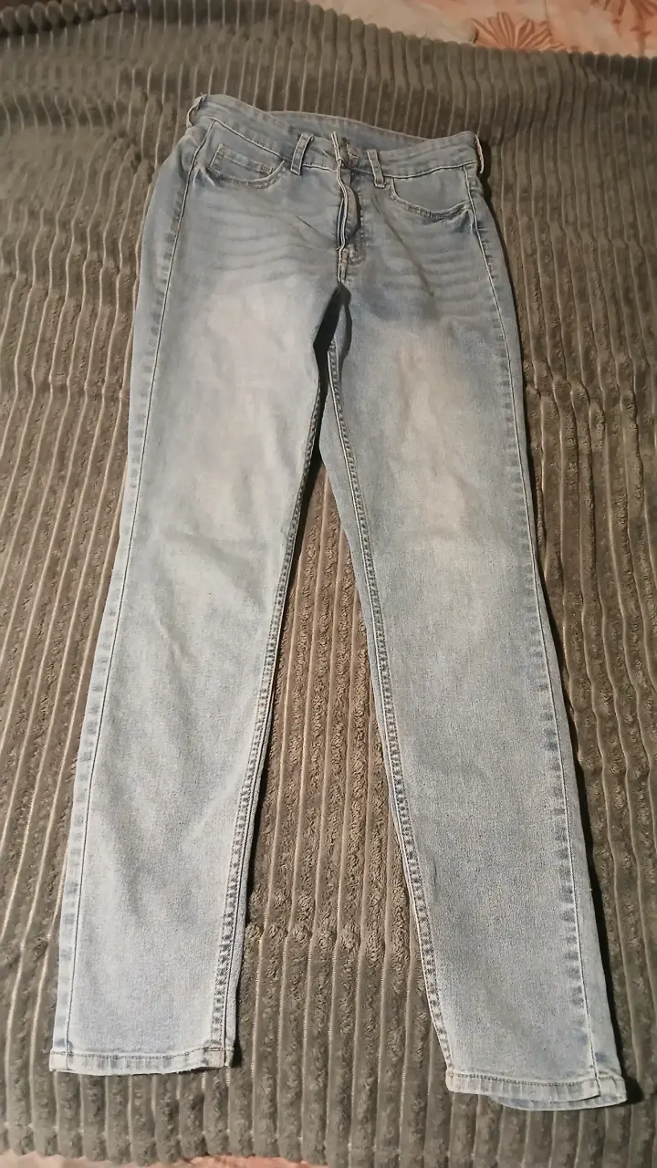 Jeans de mujer azul claro ajustados