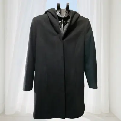 Abrigo negro con capucha para mujer - miniatura 2