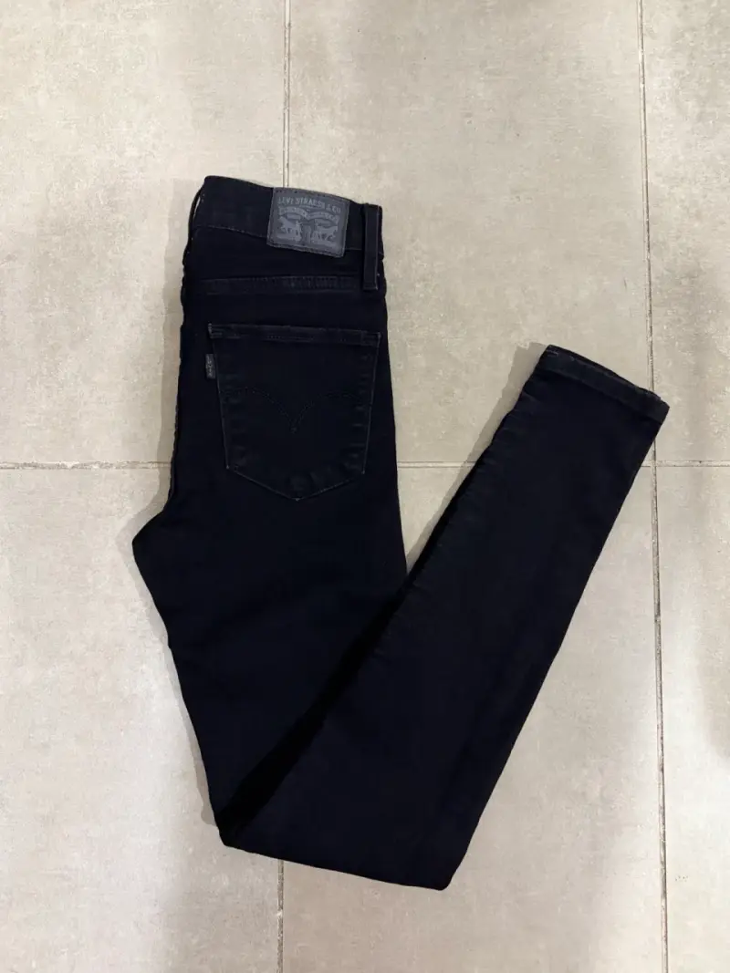 Jeans Levi's 720 High Rise Super Skinny negros - 1