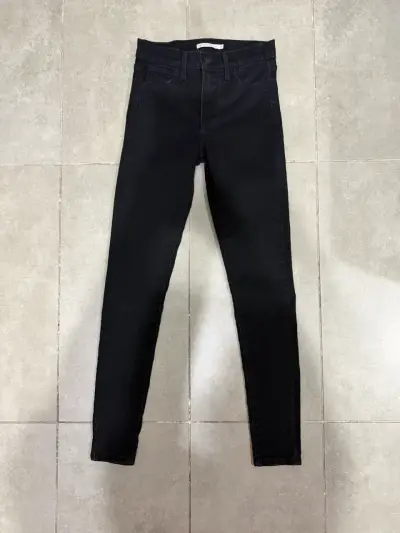 Jeans Levi's 720 High Rise Super Skinny negros - miniatura 2
