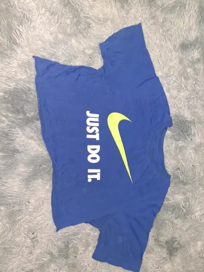 Polera Nike azul con logo y frase - miniatura 1