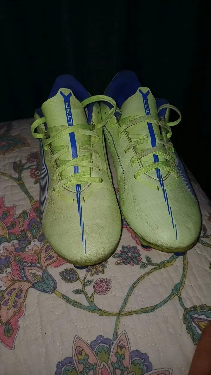 Botines de fútbol Puma Ultra verdes - 1