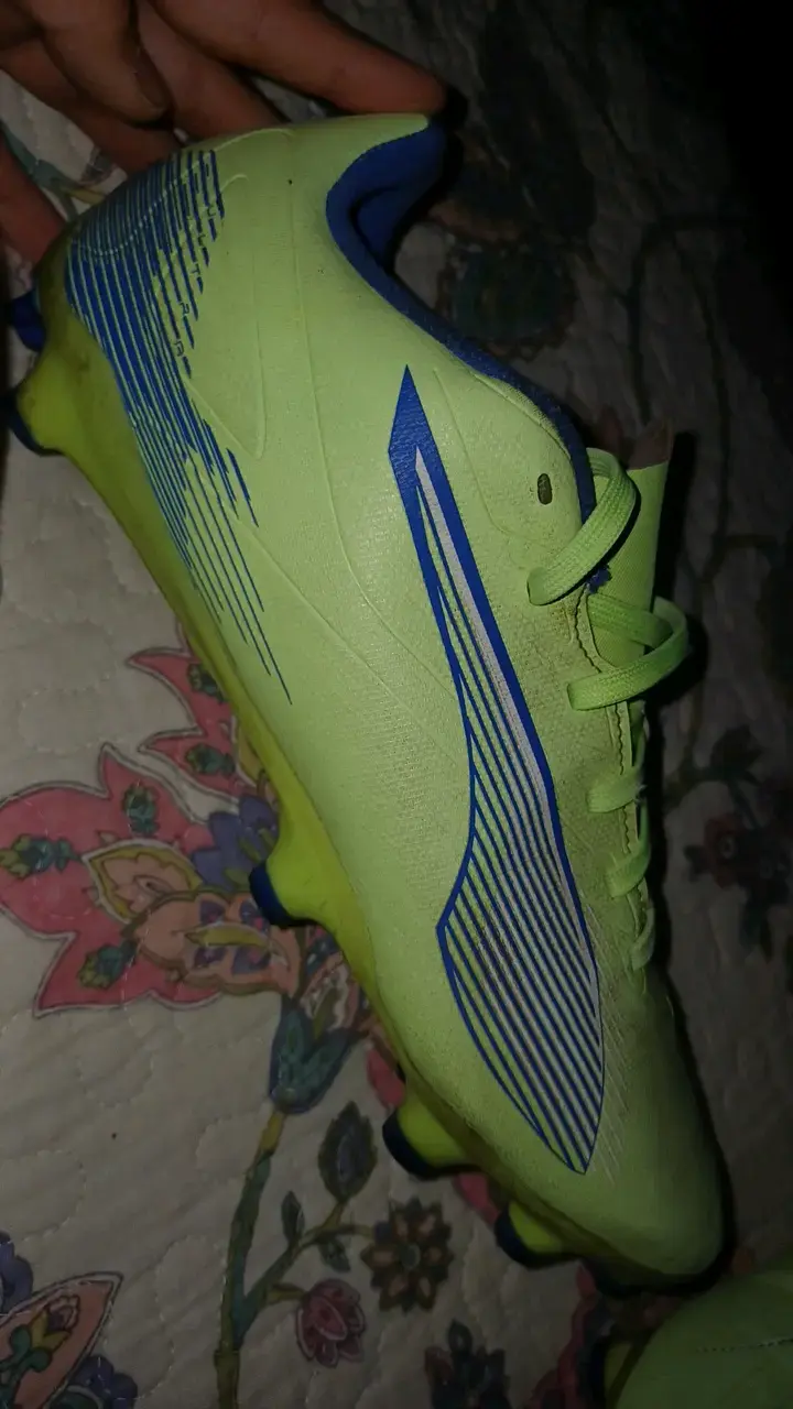 Botines de fútbol Puma Ultra verdes - 2