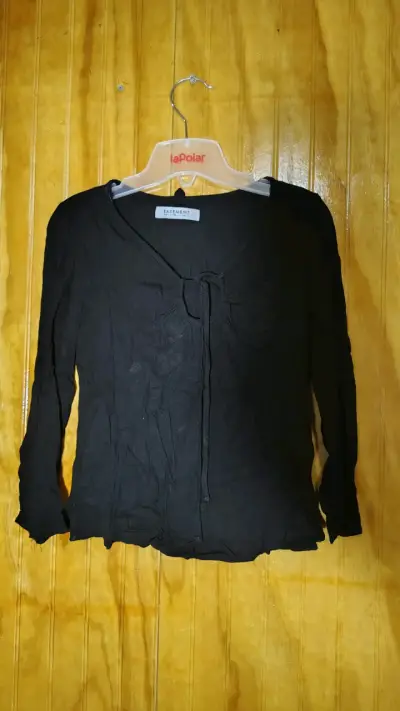 Blusa negra de manga larga Basement - miniatura 1