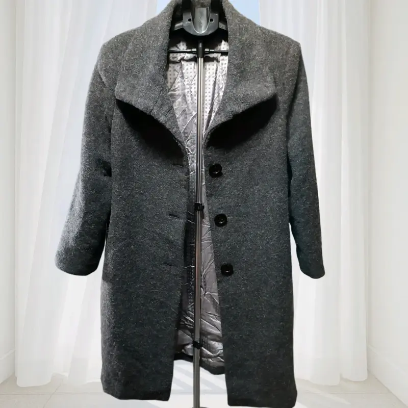 Abrigo de lana gris para mujer