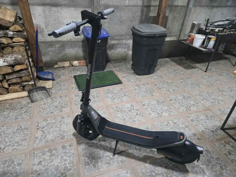 Scooter eléctrico Xiaomi 6 plegable en buen estado - 2