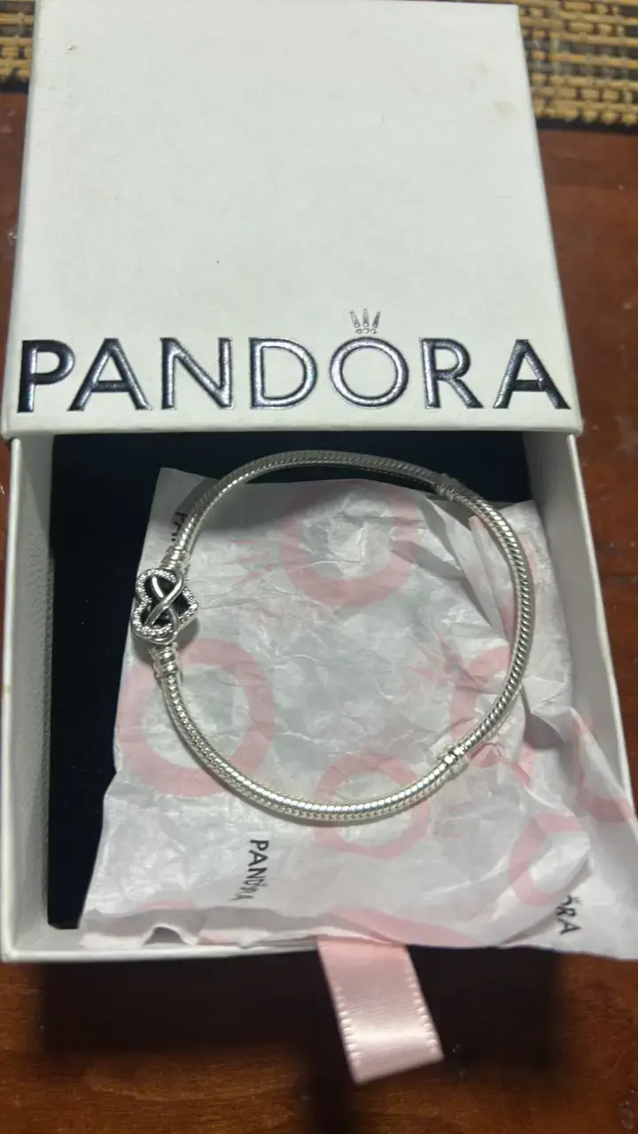Pulsera de plata Pandora con cierre de corazón - 1