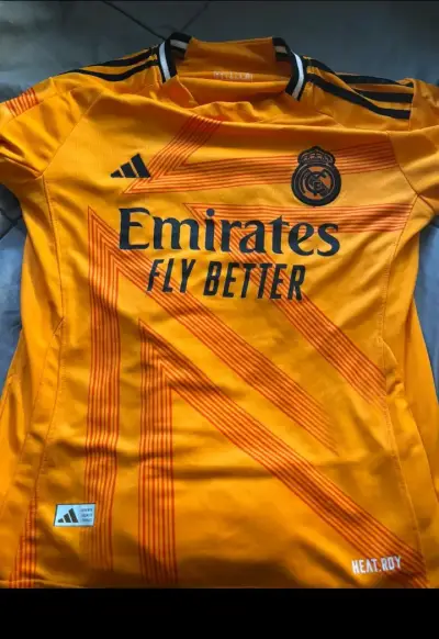 Camiseta Real Madrid Mbappé Naranja Adidas - miniatura 1