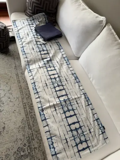 Camino de Mesa Azul y Blanco Estilo Shibori - miniatura 4