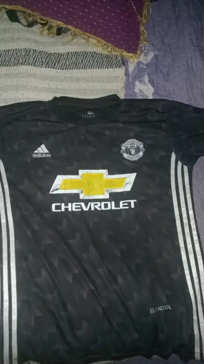 Camiseta Manchester United Negra Adidas Alexis 7 - miniatura 1