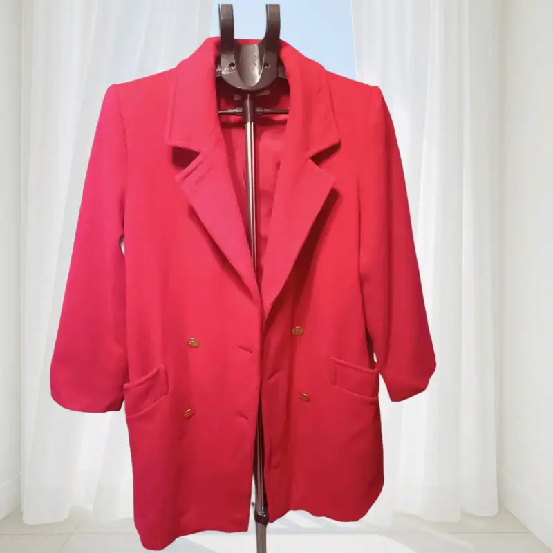 Blazer rojo elegante para mujer vintage