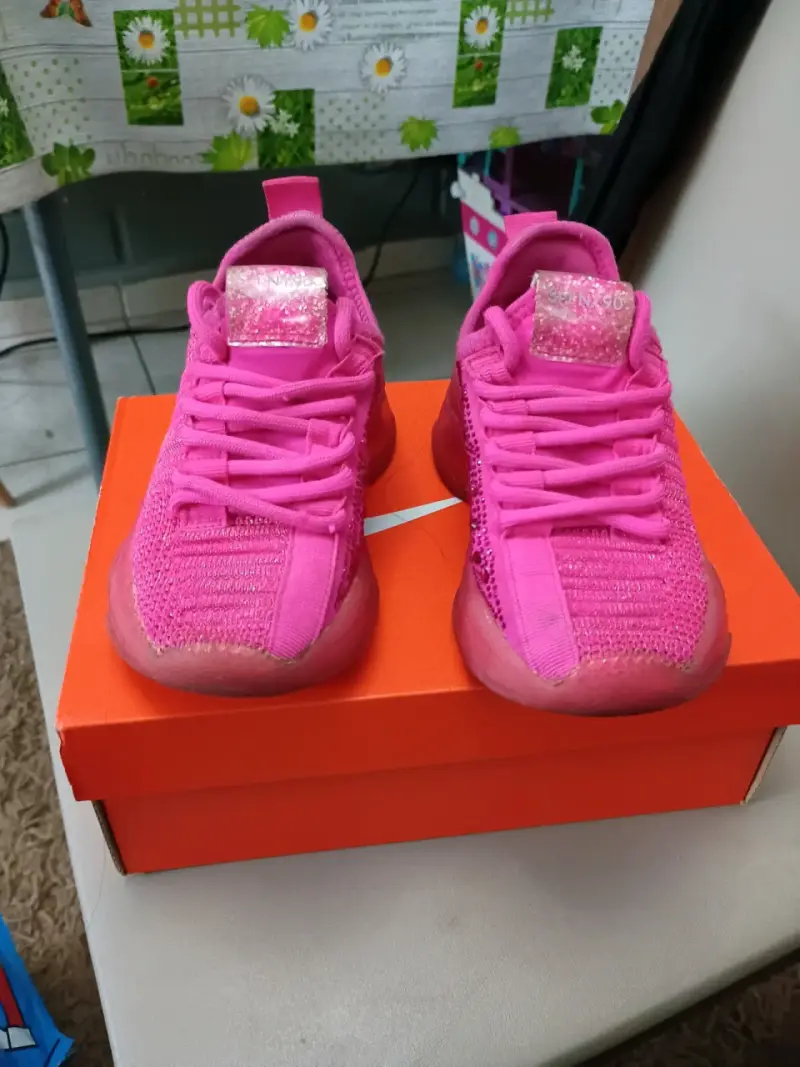 Zapatillas deportivas Nike para niños en blanco y rosa - 3