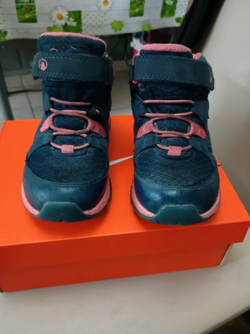 Zapatillas deportivas Nike para niños en blanco y rosa - 5