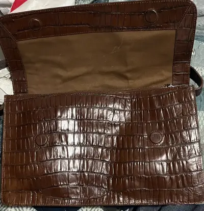 Cartera de cuero marrón estilo cocodrilo NUEVA - miniatura 3