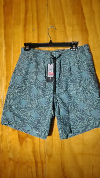Shorts de playa estampados verde para hombre - miniatura 1