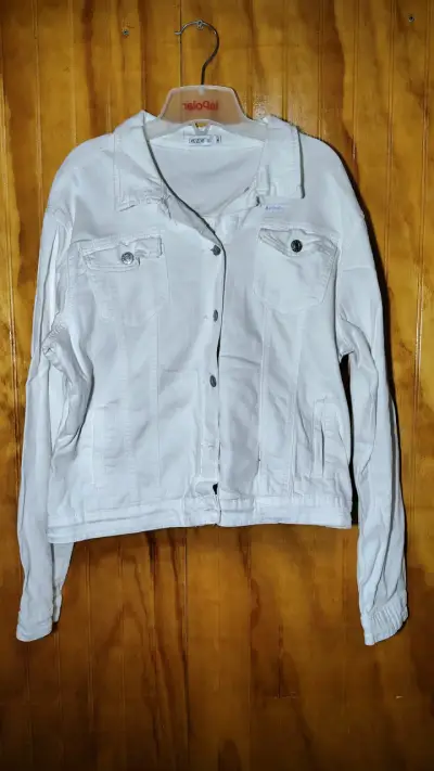 Chaqueta de mezclilla blanca para mujer - miniatura 1