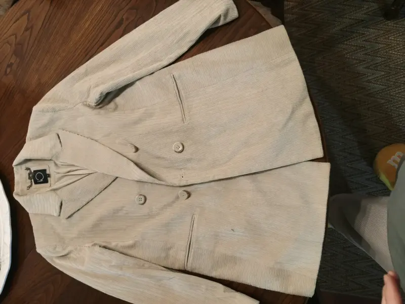 Blazer beige de mujer con doble botonadura - 3