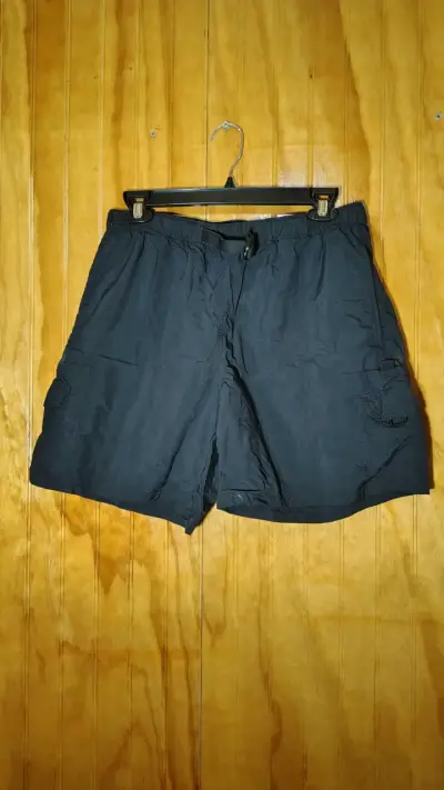 Shorts cargo negros para mujer - miniatura 1