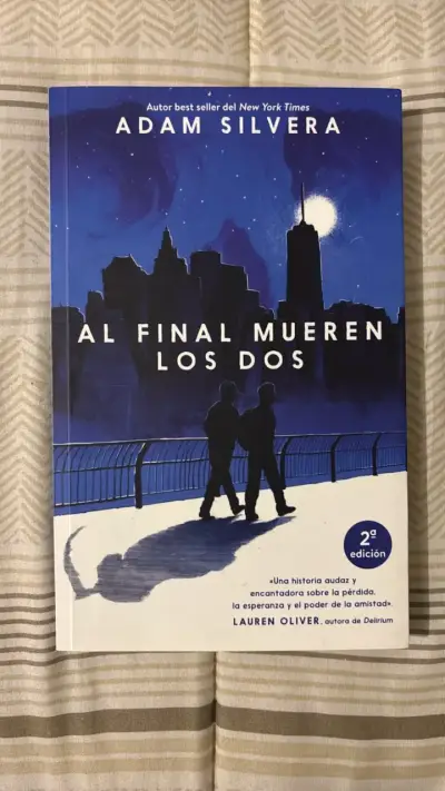Libro 'Al Final Mueren Los Dos' de Adam Silvera - miniatura 1