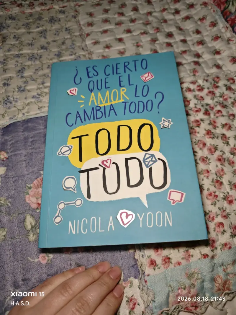 Libro 'Todo Todo' de Nicola Yoon en español - 1