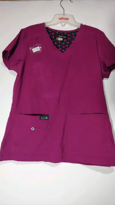 Uniforme clínico burdeo - miniatura 1