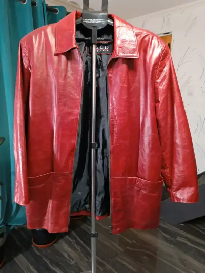 Chaqueta de cuero roja de la marca Paco cueros - miniatura 1