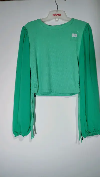 Blusa verde manga larga con ajuste lateral - miniatura 1