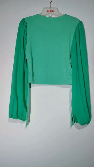 Blusa verde manga larga con ajuste lateral - miniatura 2