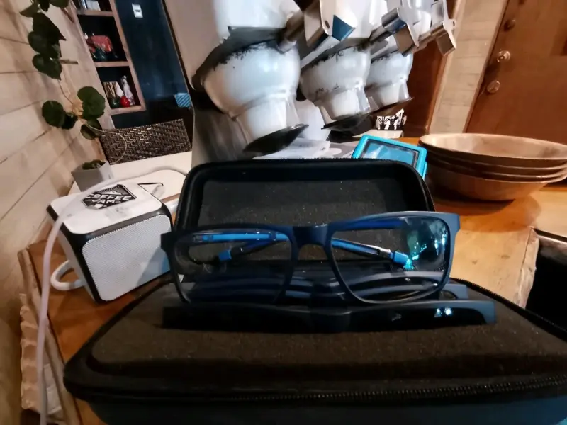 Set de gafas de sol y lectura con estuche - 1